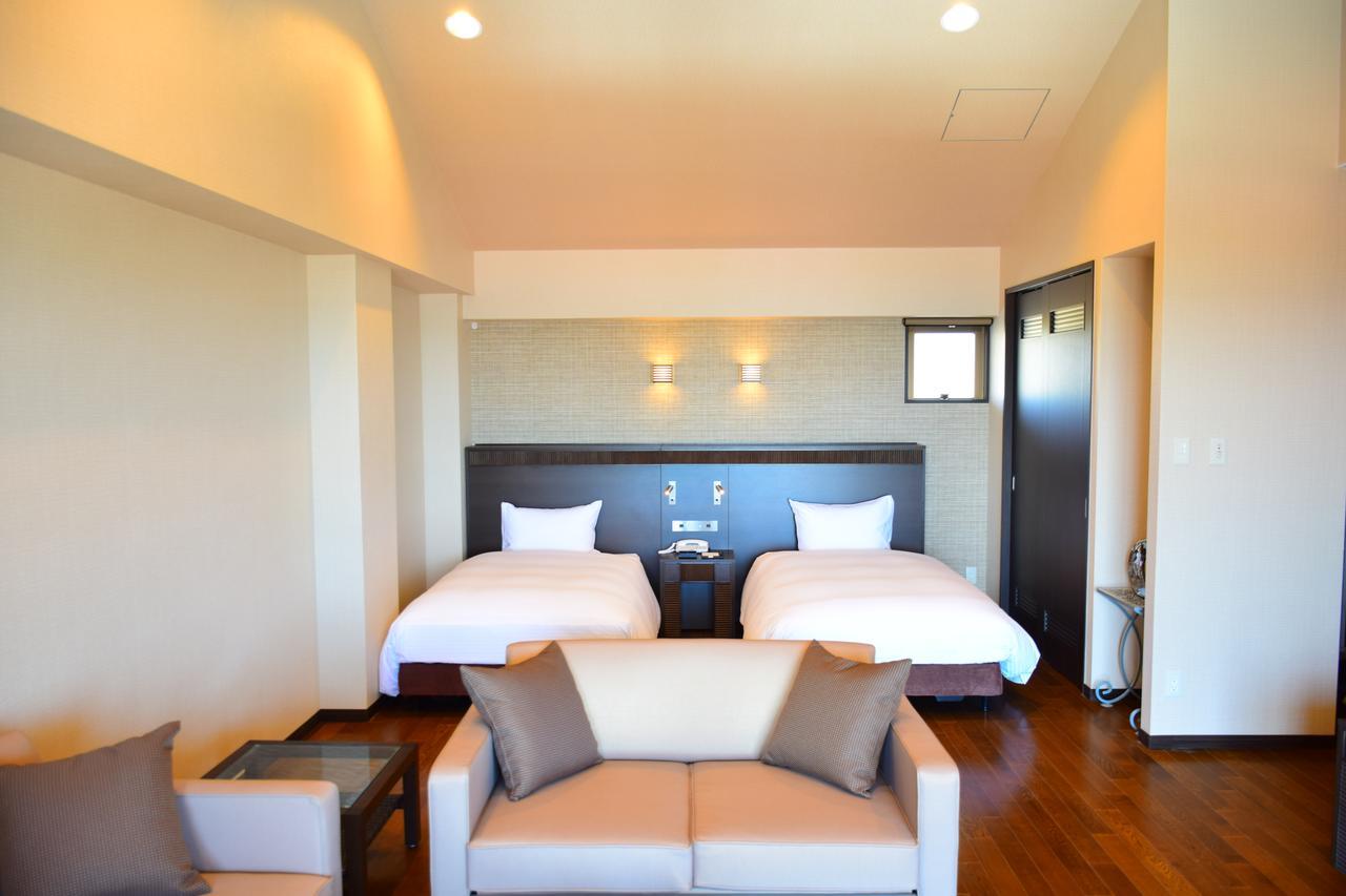 แกรนดิริโอ รีสอร์ต อิชิงะกิจิมะ วิลลา การ์เดน Hotel Ishigaki  ภายนอก รูปภาพ
