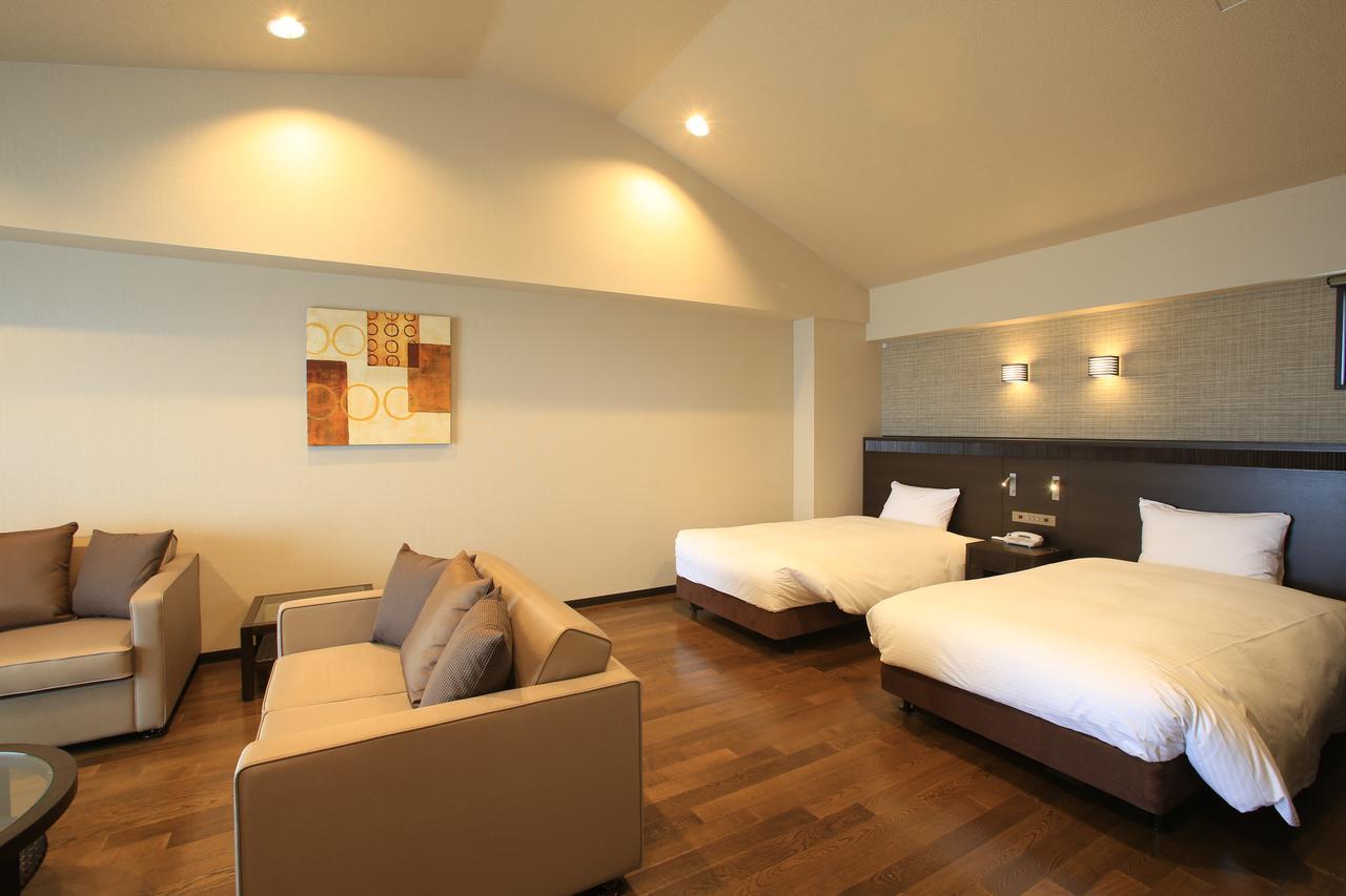 แกรนดิริโอ รีสอร์ต อิชิงะกิจิมะ วิลลา การ์เดน Hotel Ishigaki  ภายนอก รูปภาพ
